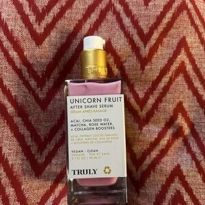 TRULY Unicorn Fruit After Shave Serum - Pink and White